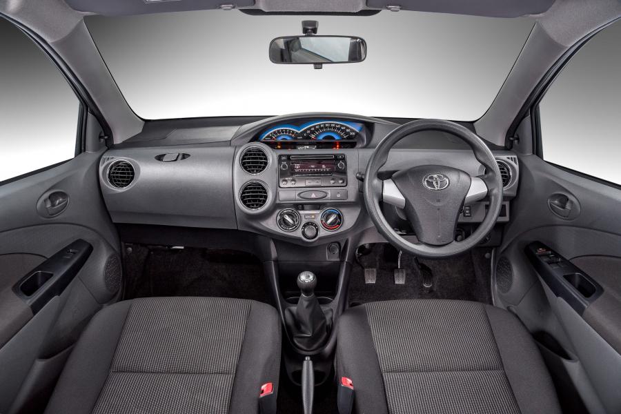 Торпедо Toyota Etios Hatchback 2016 года  (ZA) (фото 11 из 14)